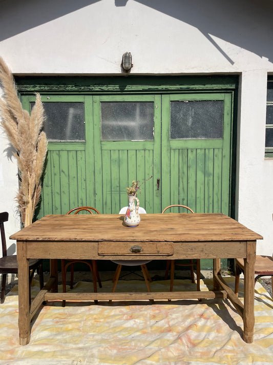 Table de ferme rustique et vintage bois brut décapé 180cm