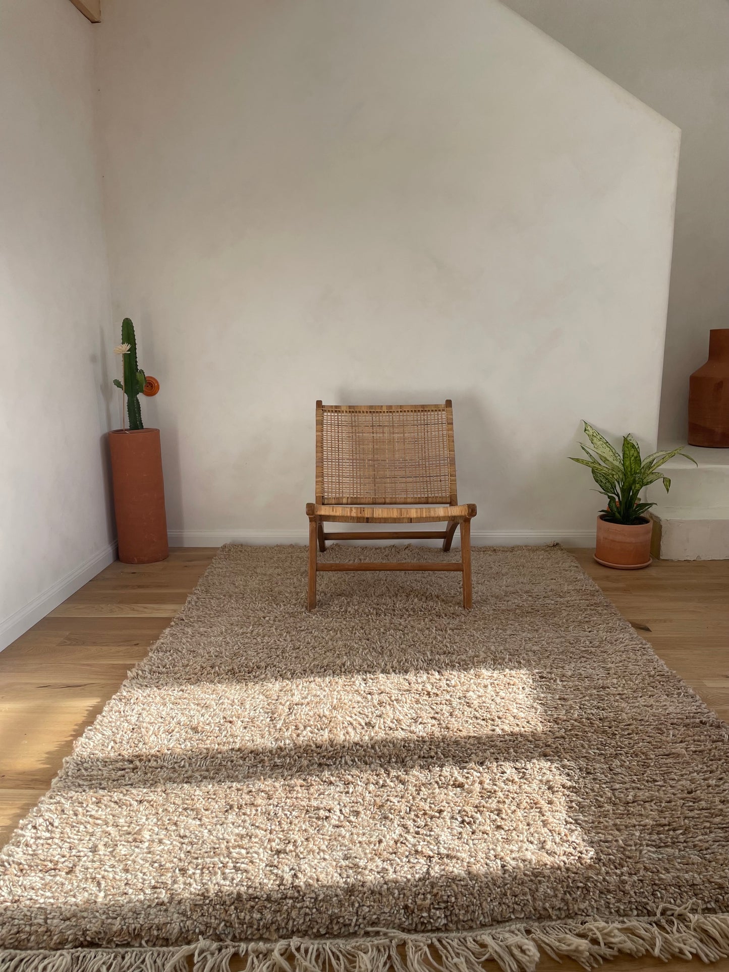 Tapis Beni Ouarain vintage – Laine naturelle beige et marron chiné – 225 x 160 cm