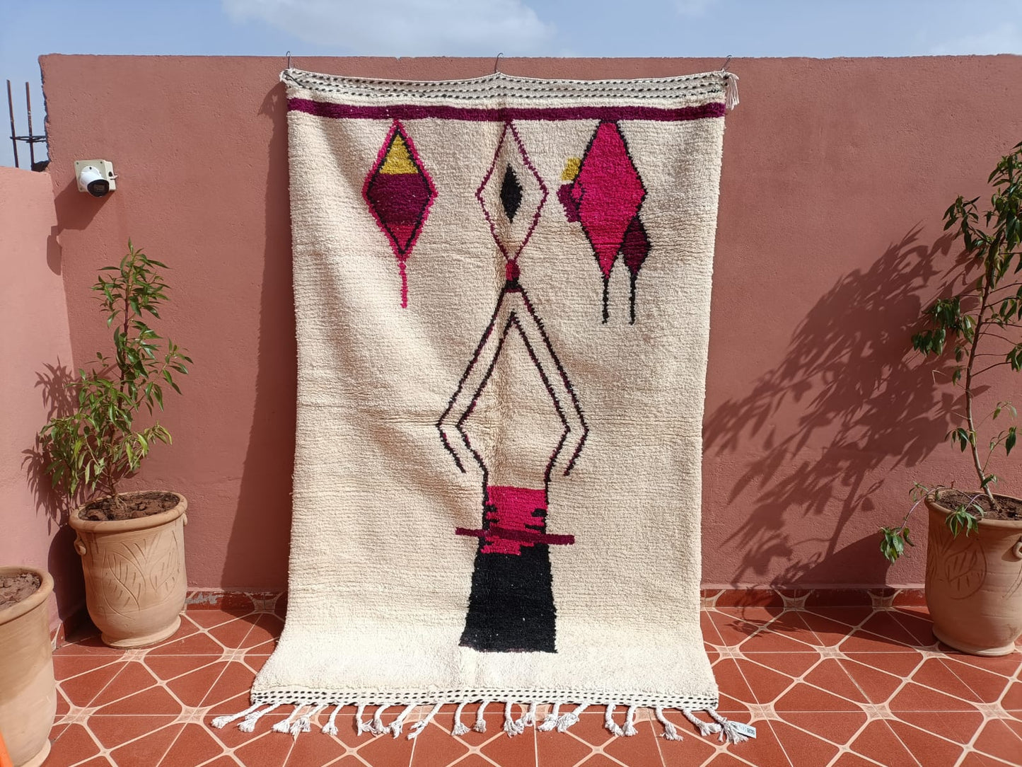 Tapis Béni Ouarain Graphique, motifs violet, 100% laine naturel, tissage à la Main