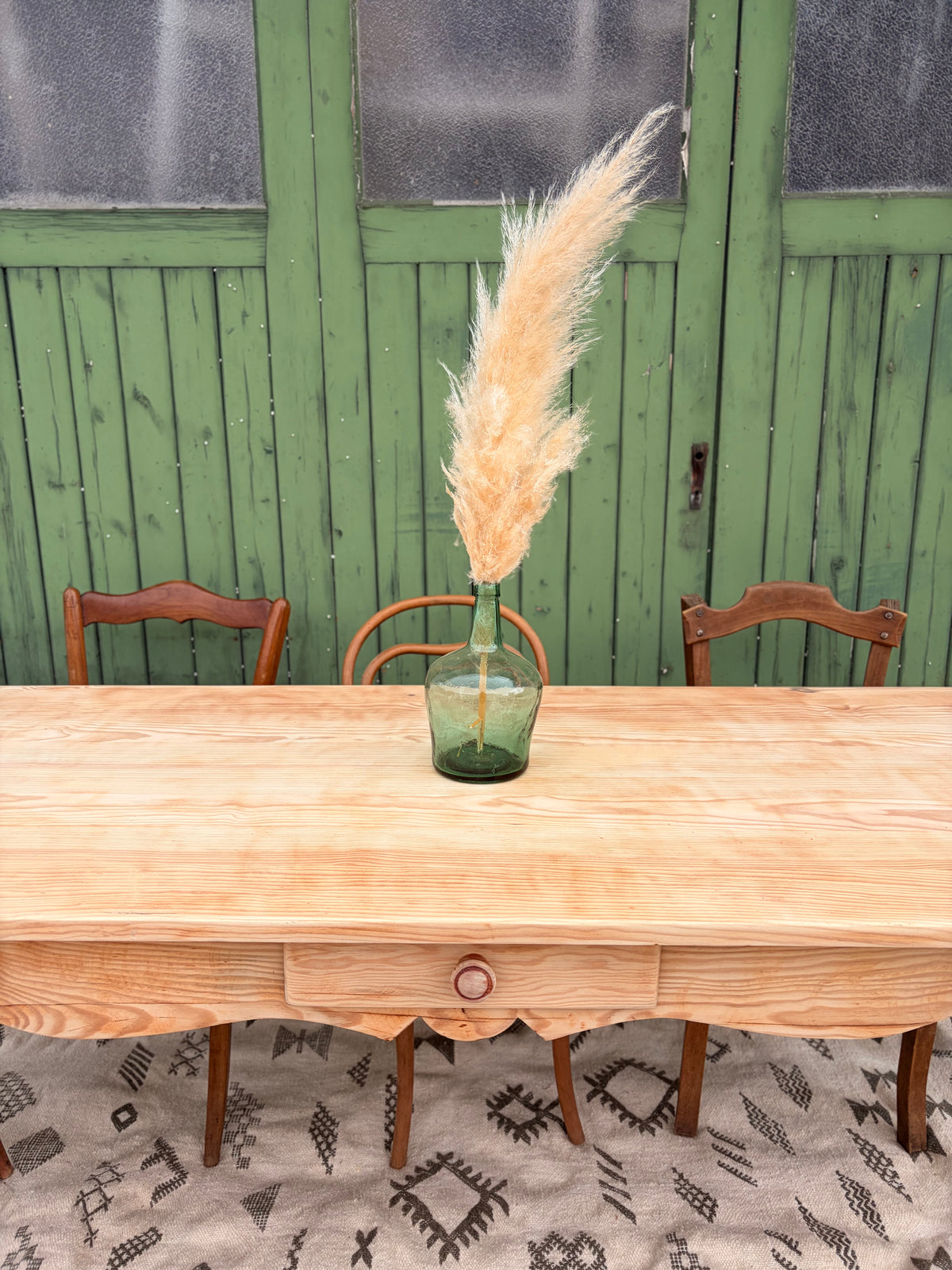 Grande table de ferme vintage en pin massif décapé – 200 × 80 cm