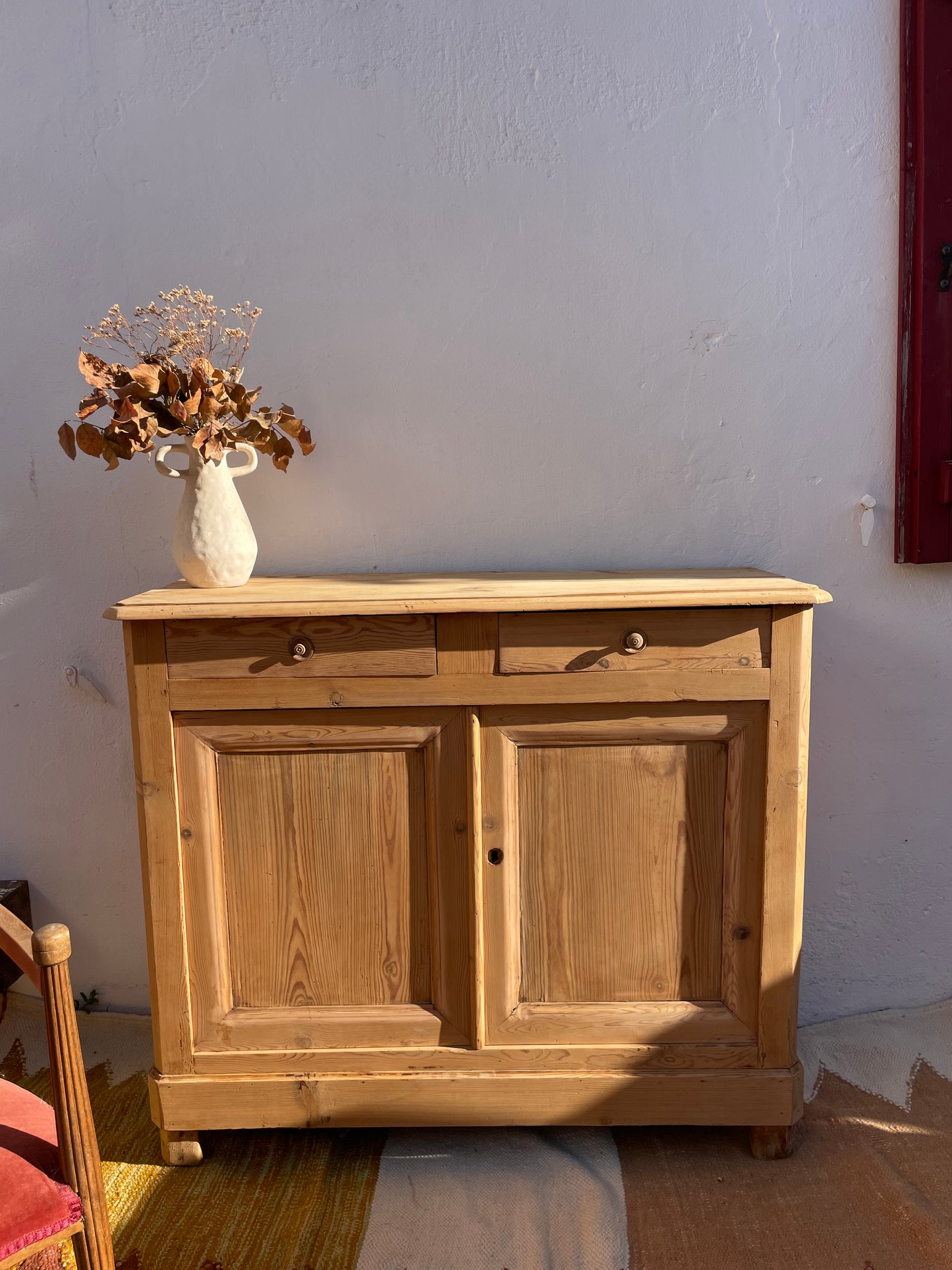Buffet parisien ancien en bois massif – patine naturelle