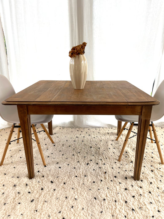 Table en bois brut vintage